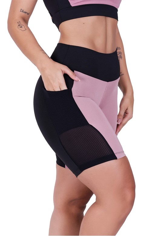 Bermuda fitness bicolor com bolso e tela preto com rosa romance