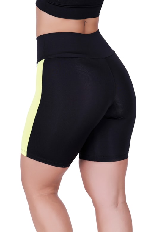 Bermuda fitness com detalhes em neon verde com preto