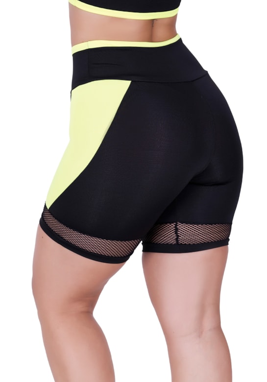 Bermuda fitness com detalhes em tela e neon verde com preto